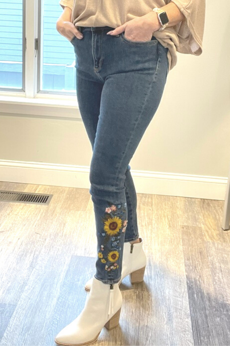 Driftwood Jackie High Rise in Sunflower