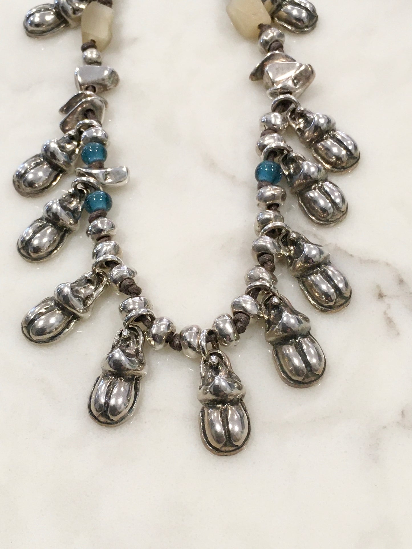 Uno de 50 Superb Scarab Necklace