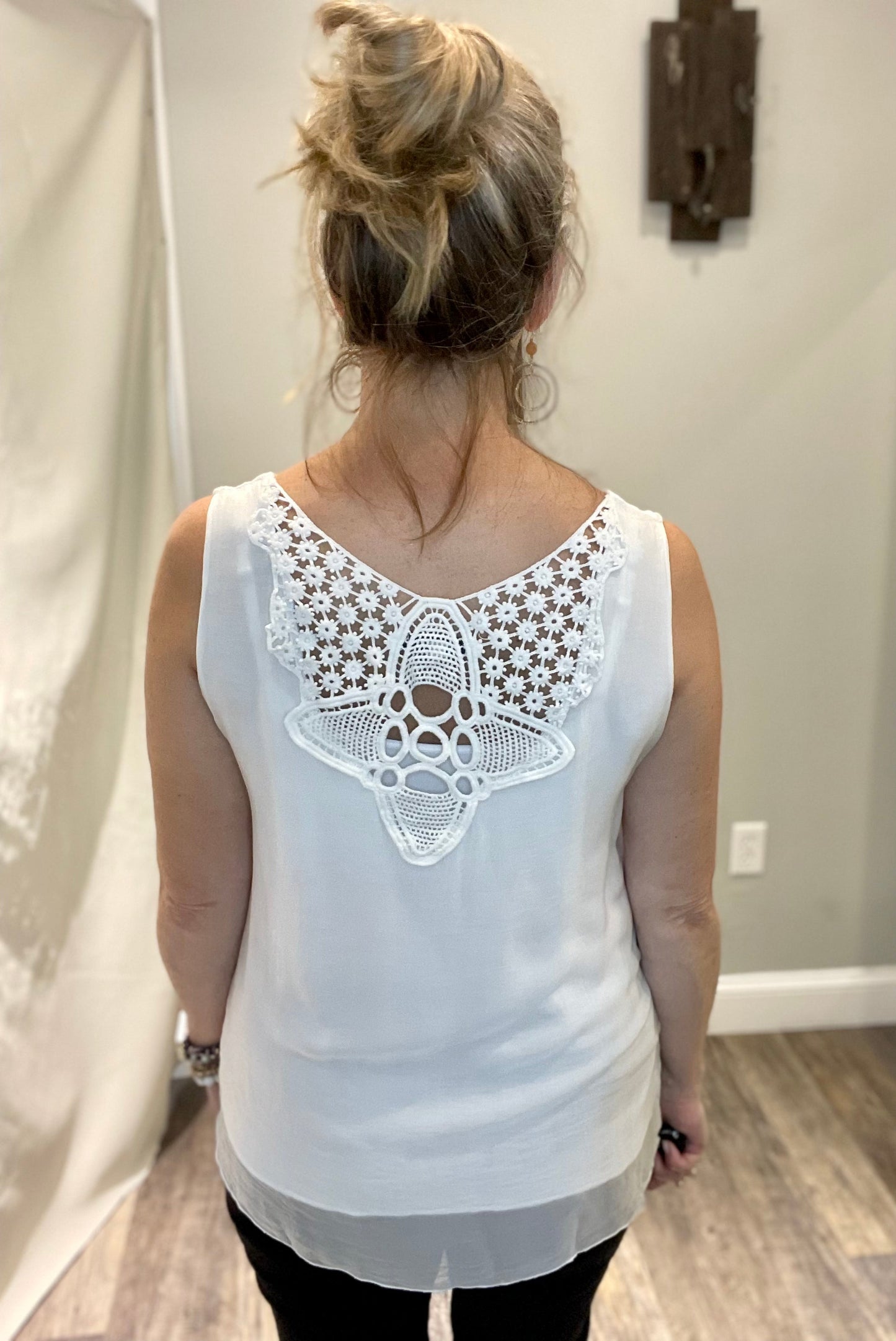 Tempo Paris Sleeveless Silk Embroidered Top - MEDIUM