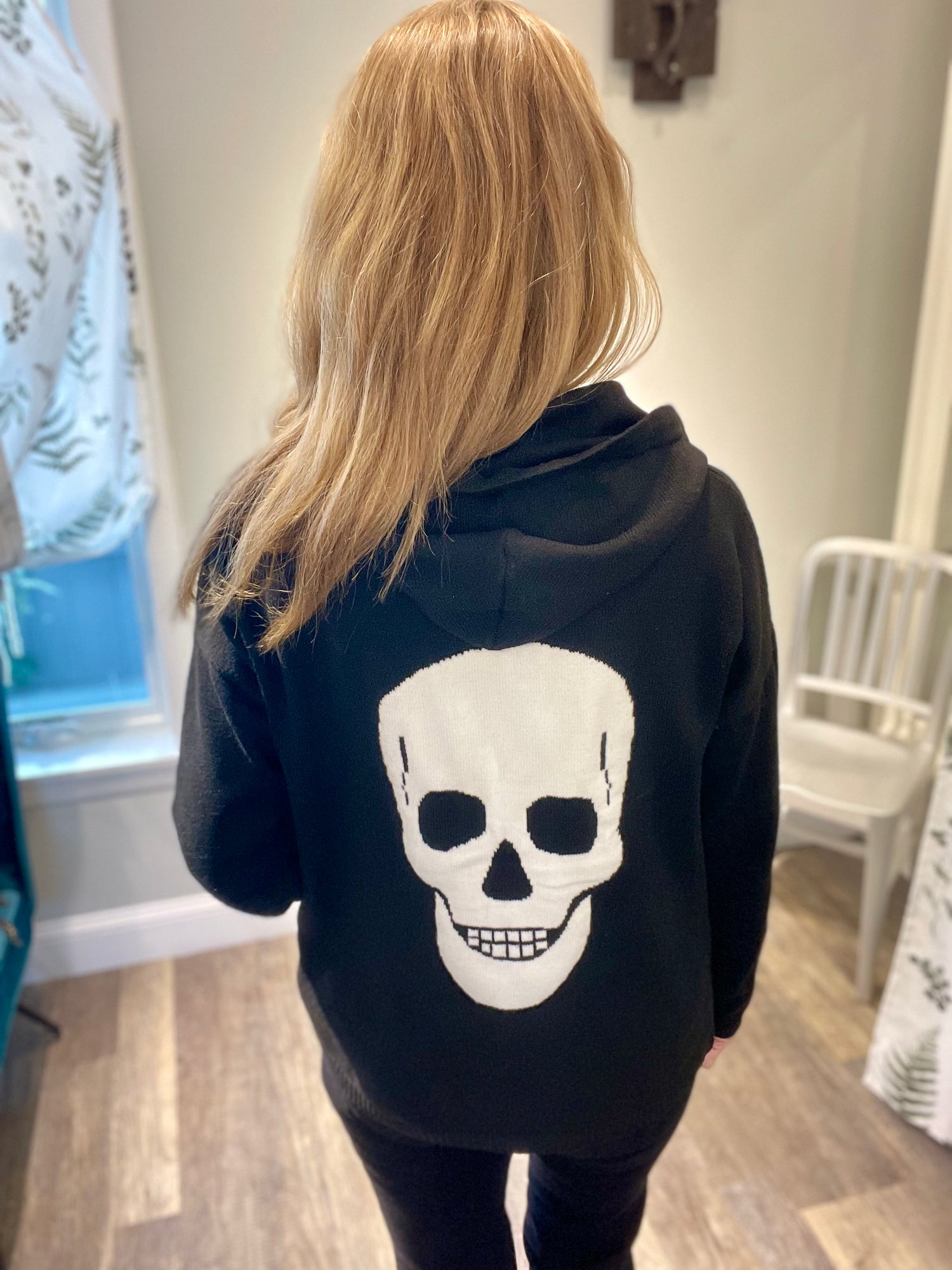 Hoodies & Pullovers
